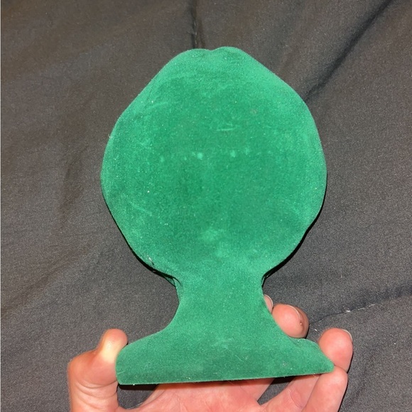 Alien Sculpture - Picture 4 of 4